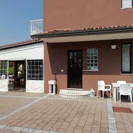 B&B Raggio Di Sole Сирмионе Экстерьер фото