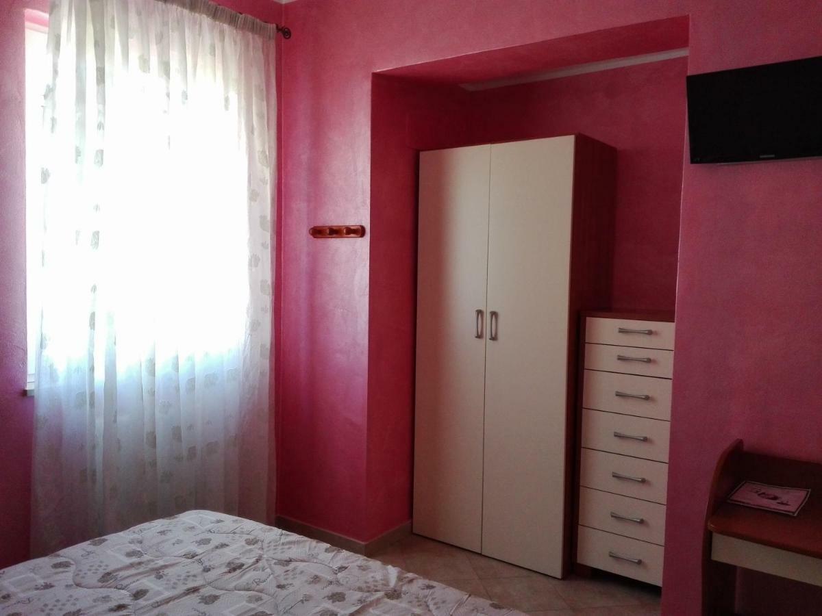 B&B Raggio Di Sole Сирмионе Экстерьер фото
